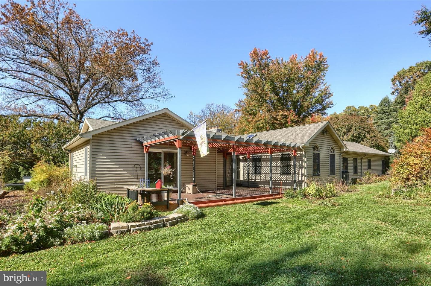 211 Frederick Street photo 48