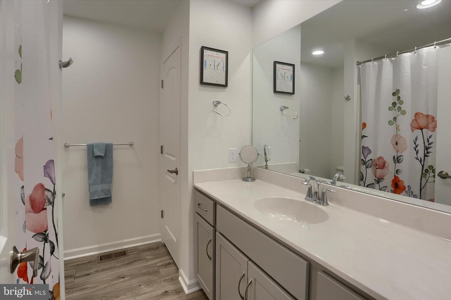 7407 Red Oak Ct photo 20