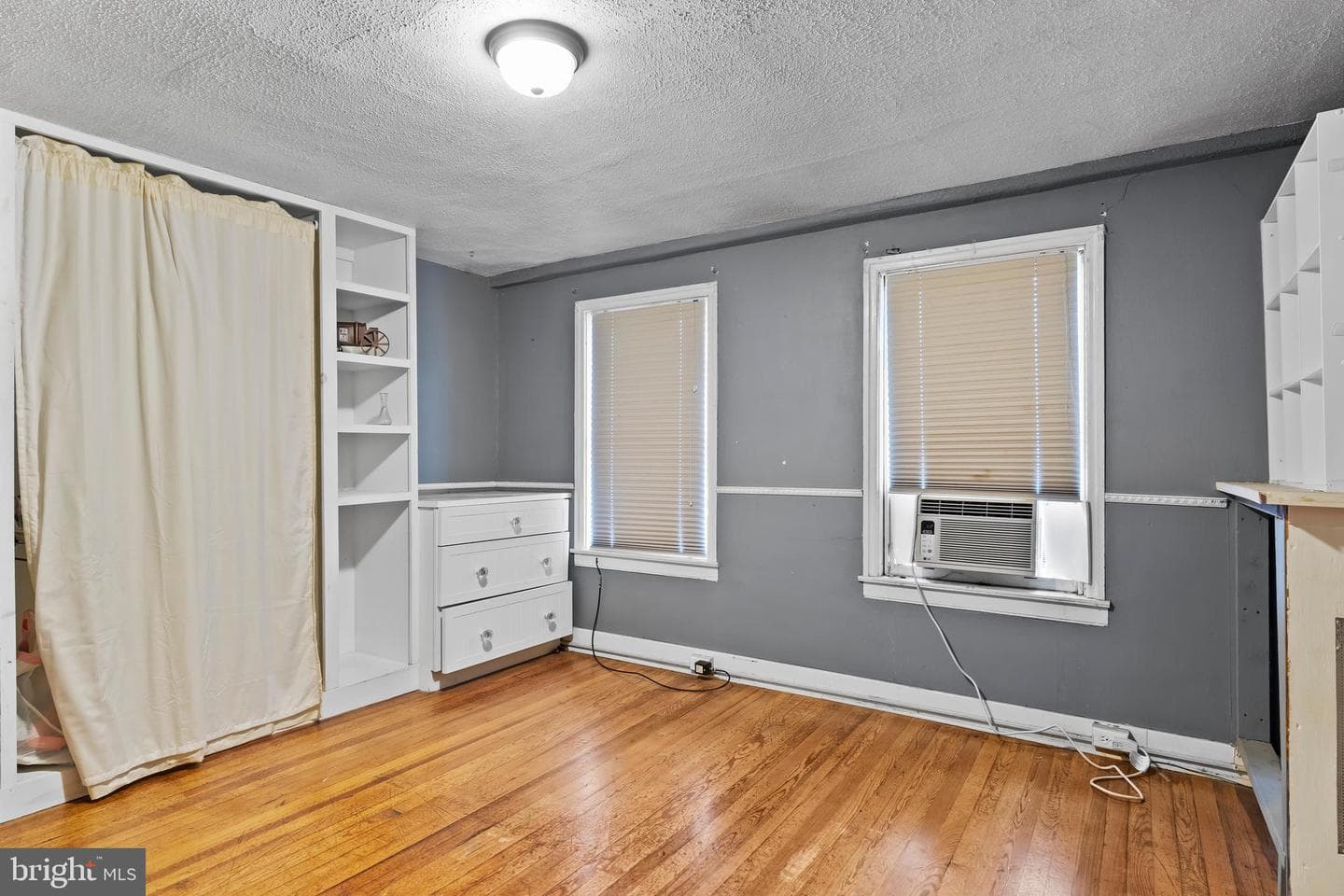 328 N Spring Street photo 24