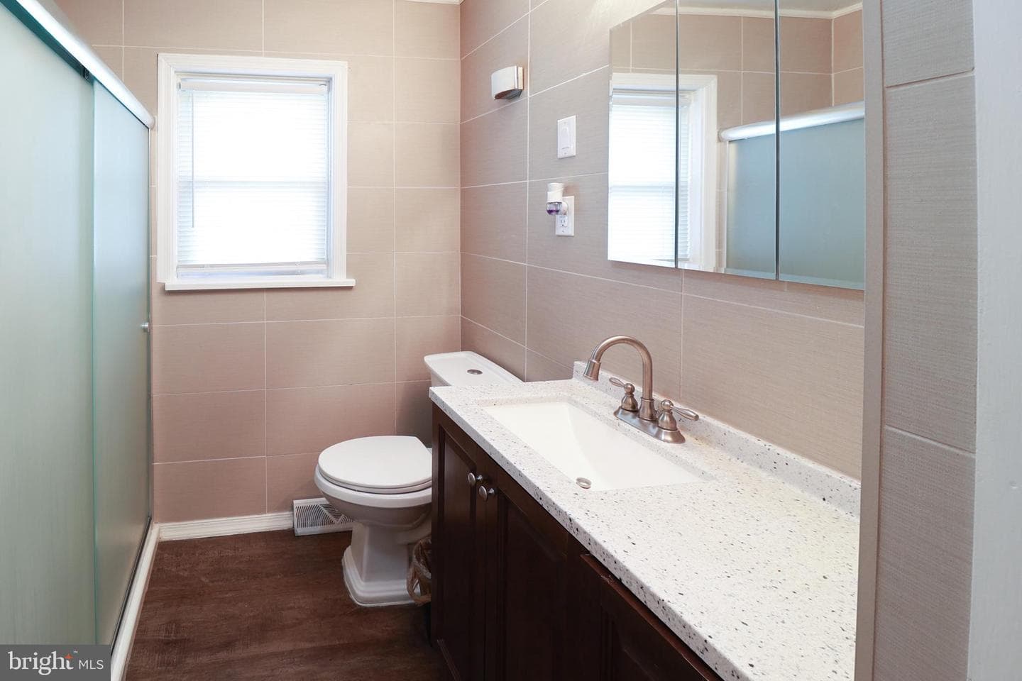 690 Carbon Avenue photo 19