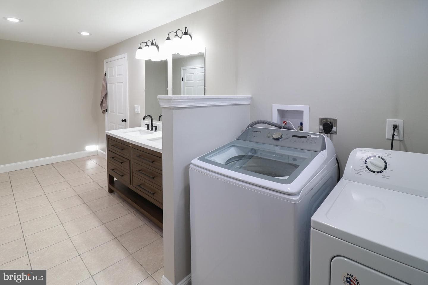 690 Carbon Avenue photo 31