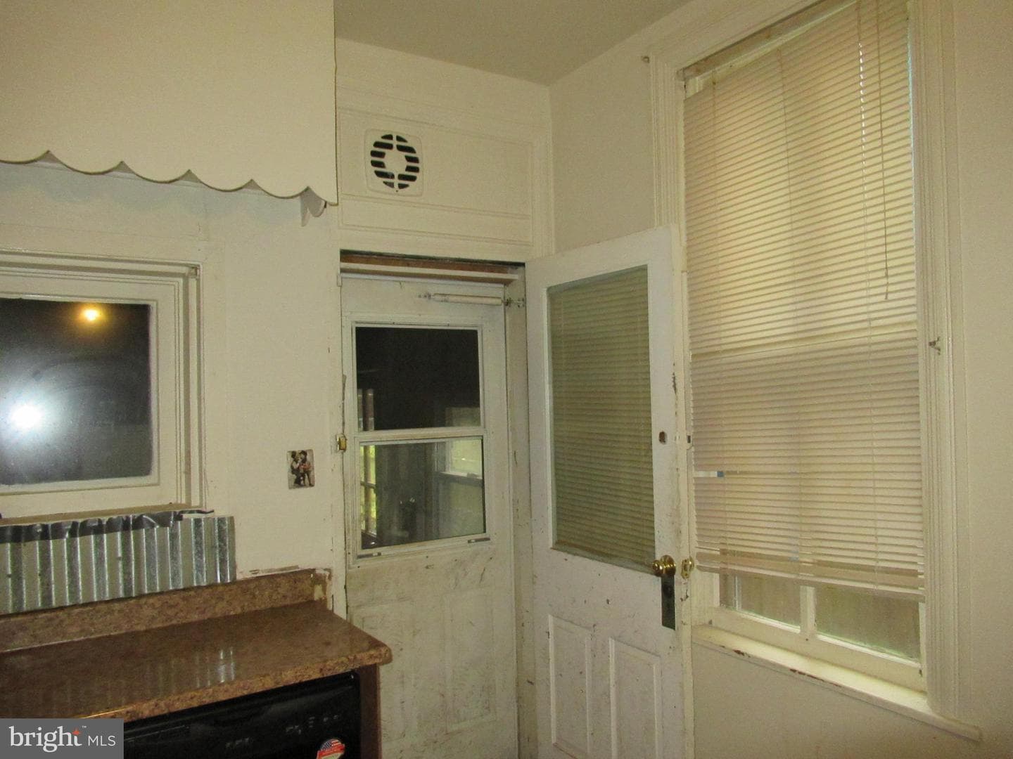1525 Penn Street photo 7