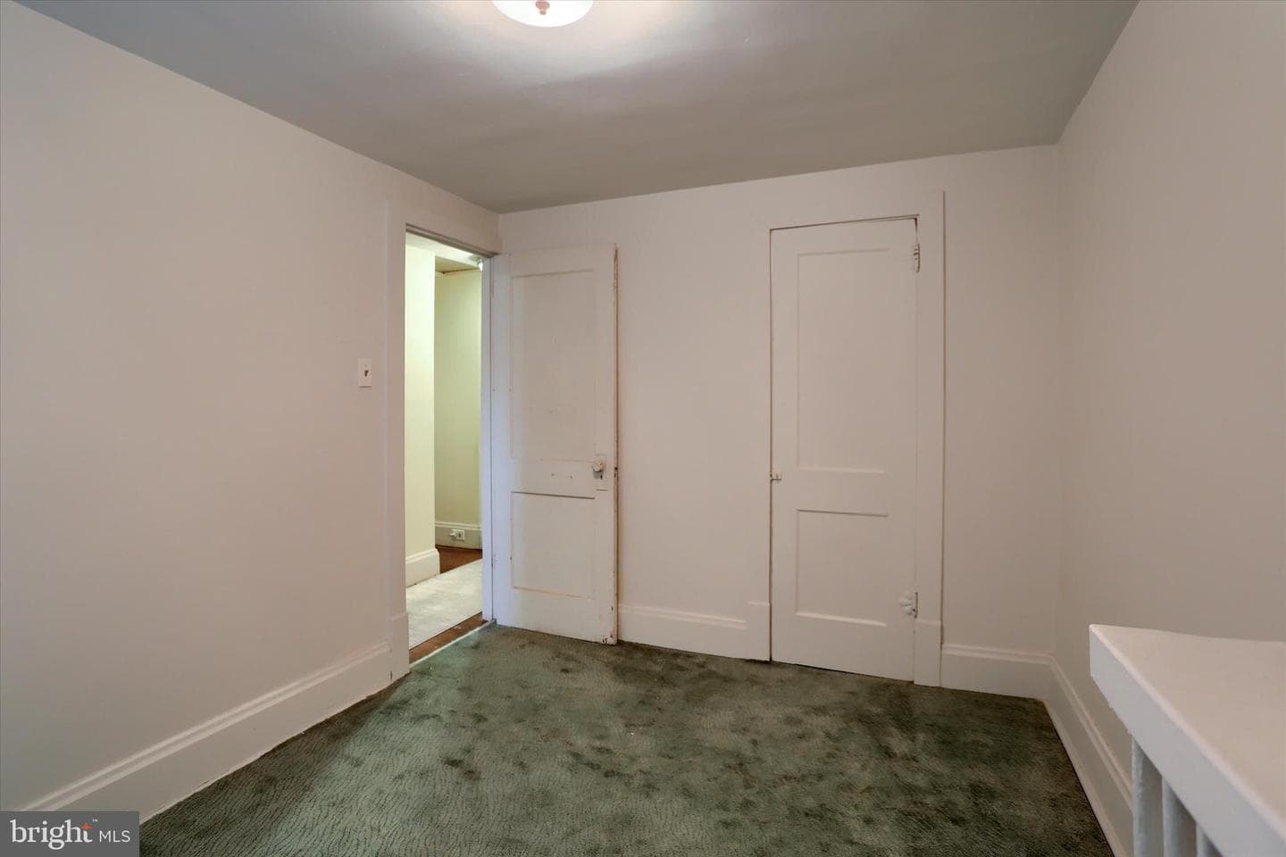 301 Swan Street photo 33