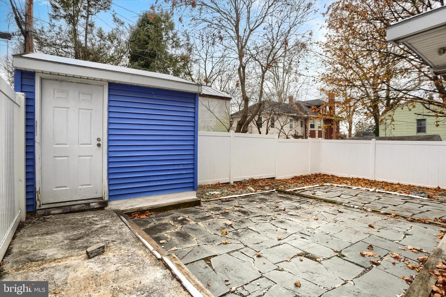 301 Swan Street photo 45