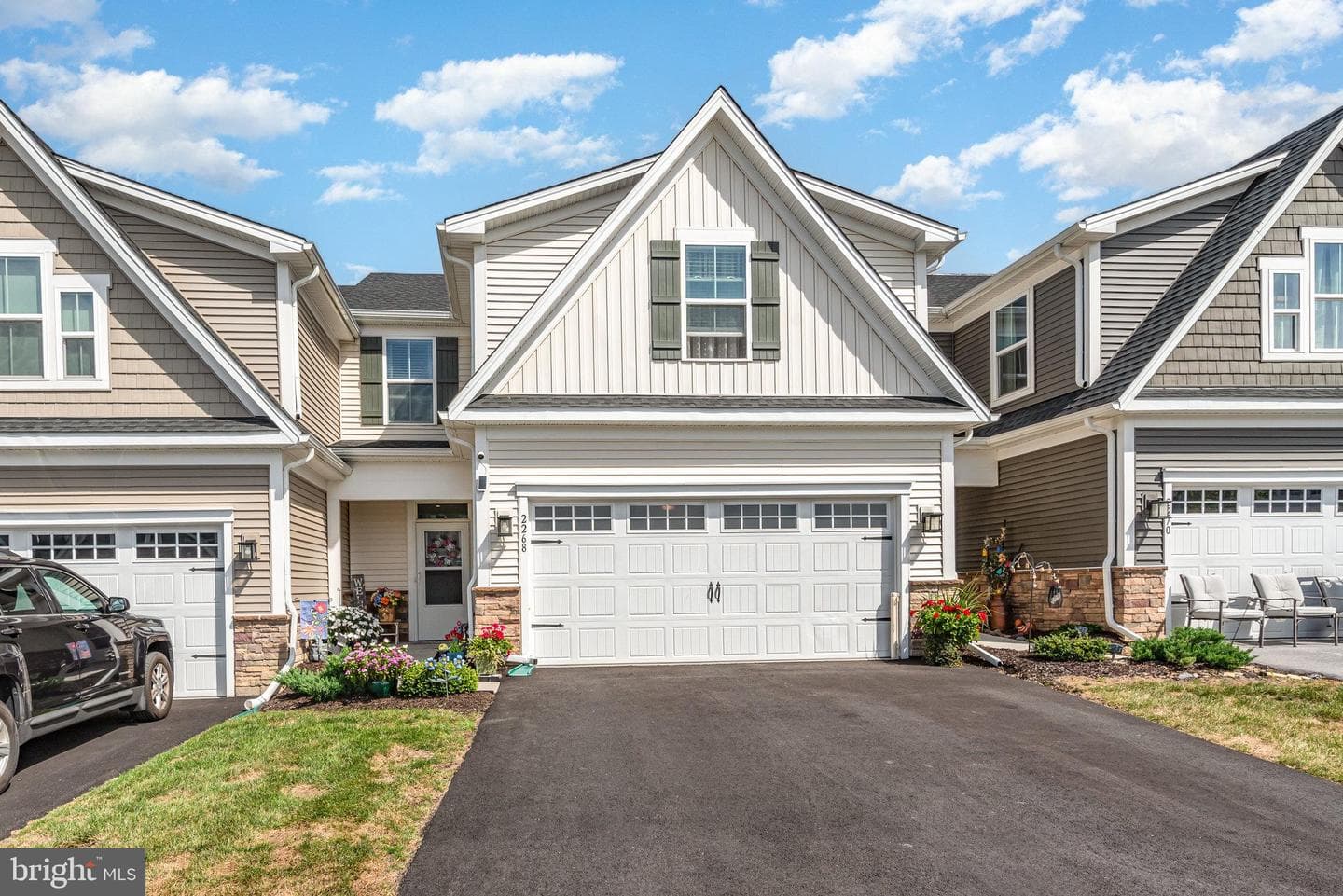 2268 Caroline Lane photo 2