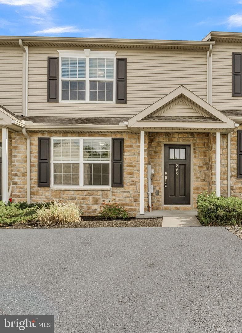 869 Gregs Drive photo 22