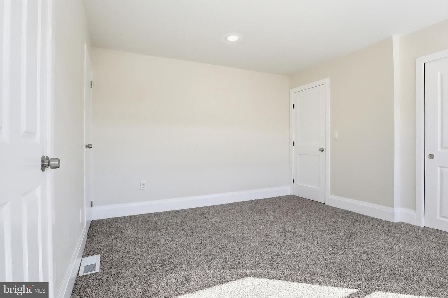 10 Caravan Court photo 21