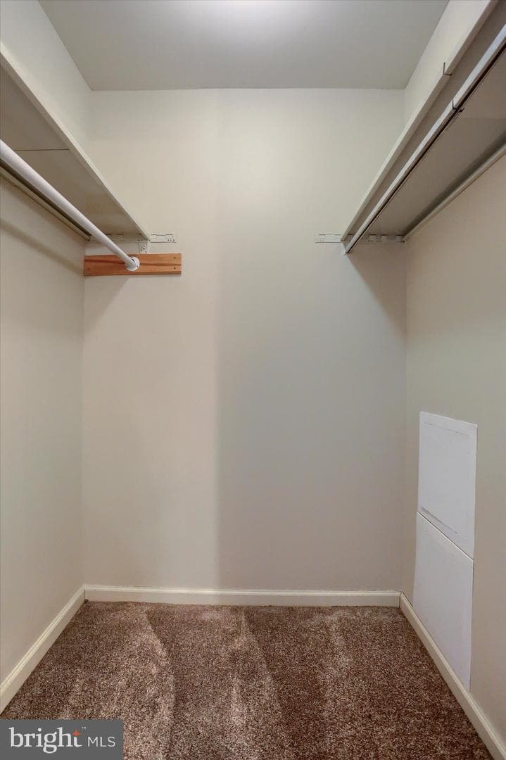 85 Fairfax Village photo 19