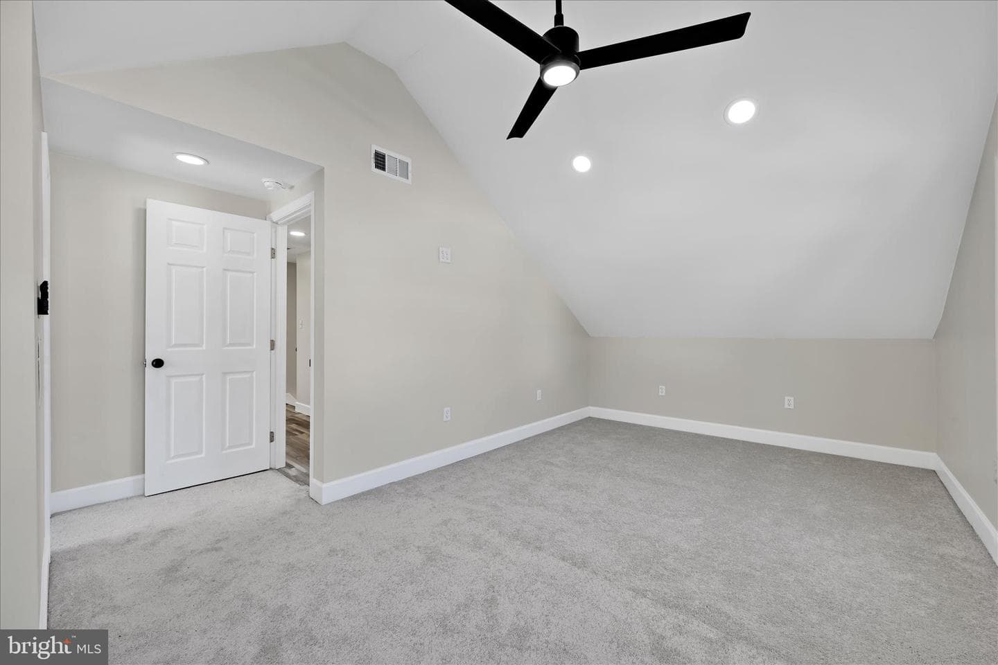 121 Beaver Road photo 16