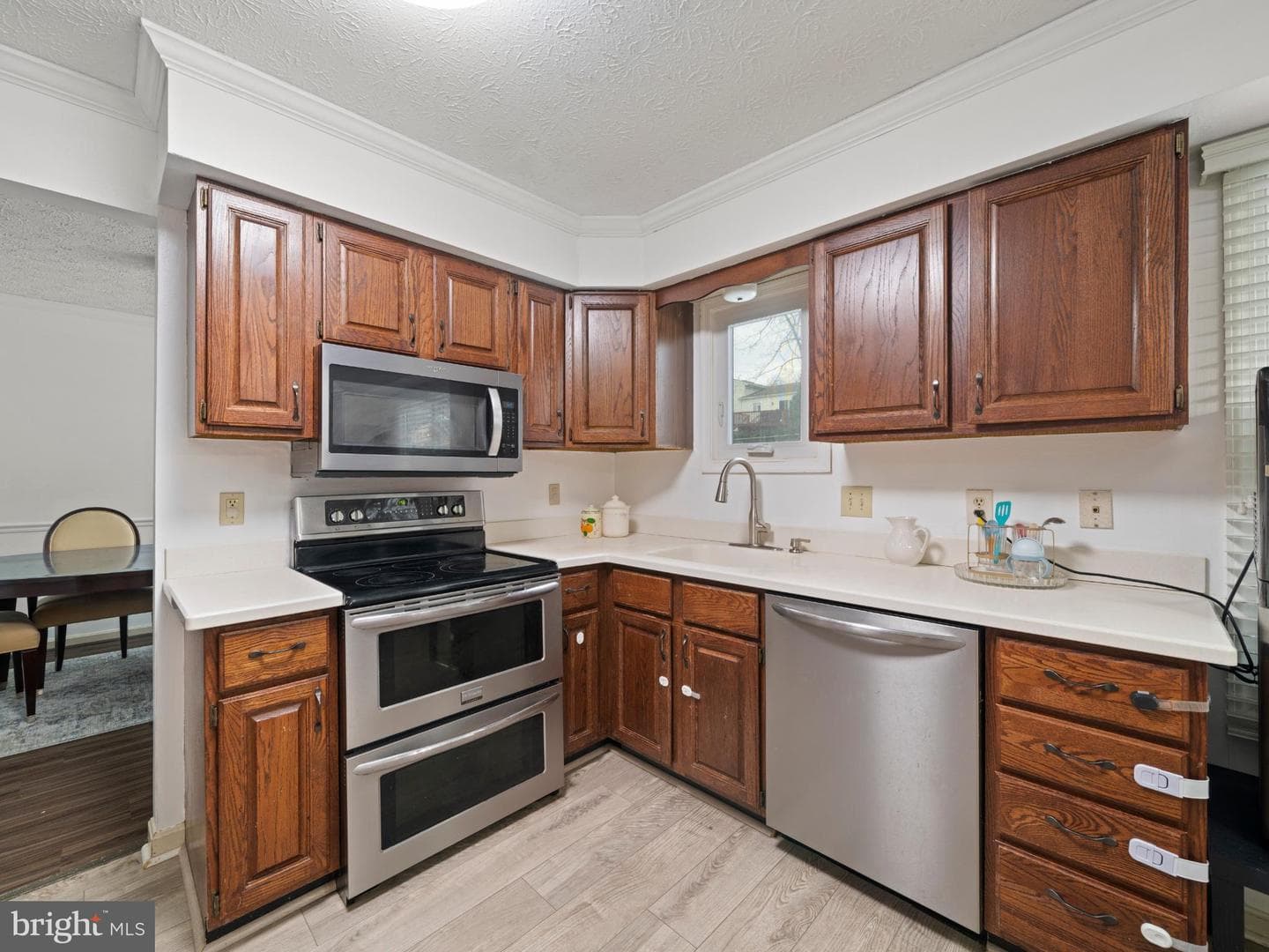 5724 Kenwood Avenue photo 9