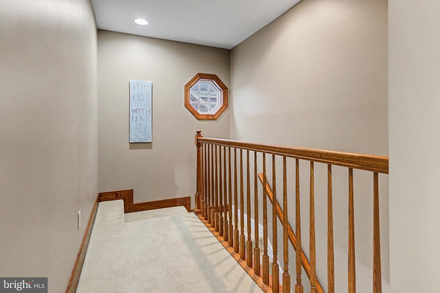 251 Maple Avenue photo 19