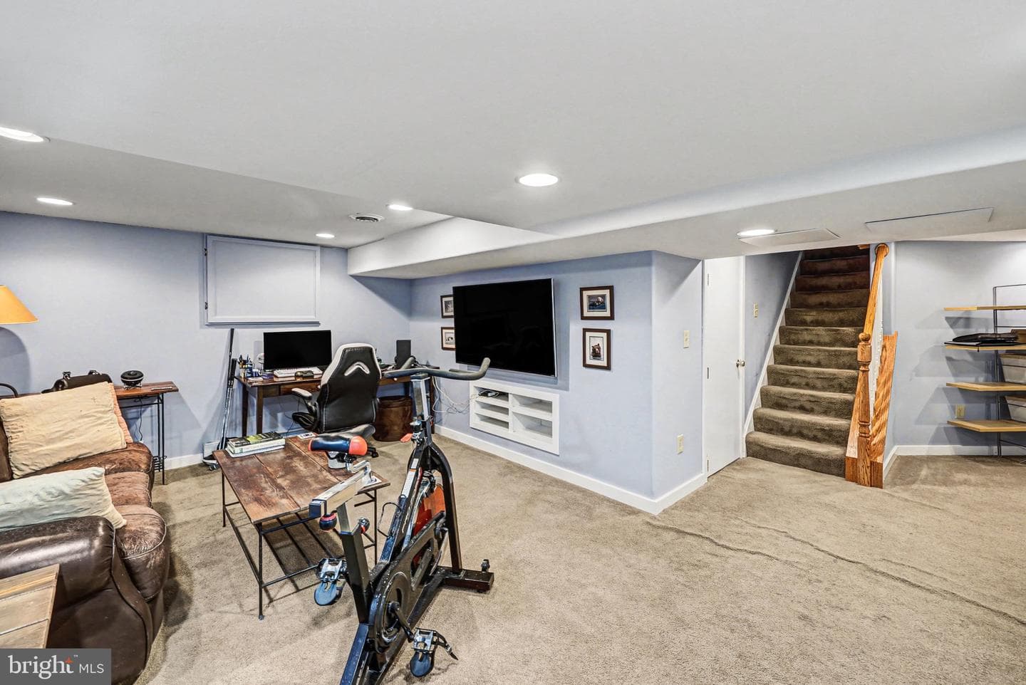 251 Maple Avenue photo 26