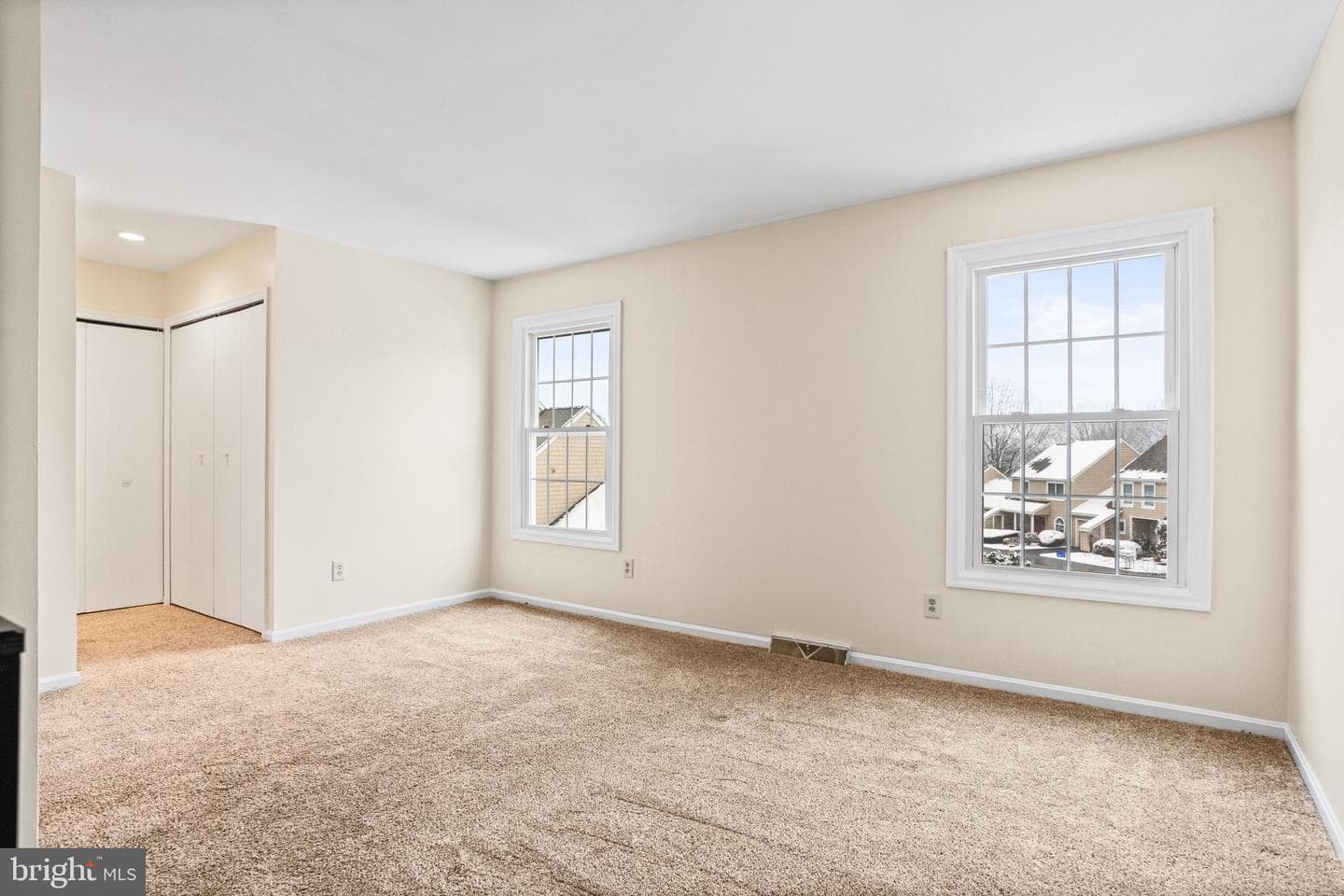 207 Crescent Drive photo 33
