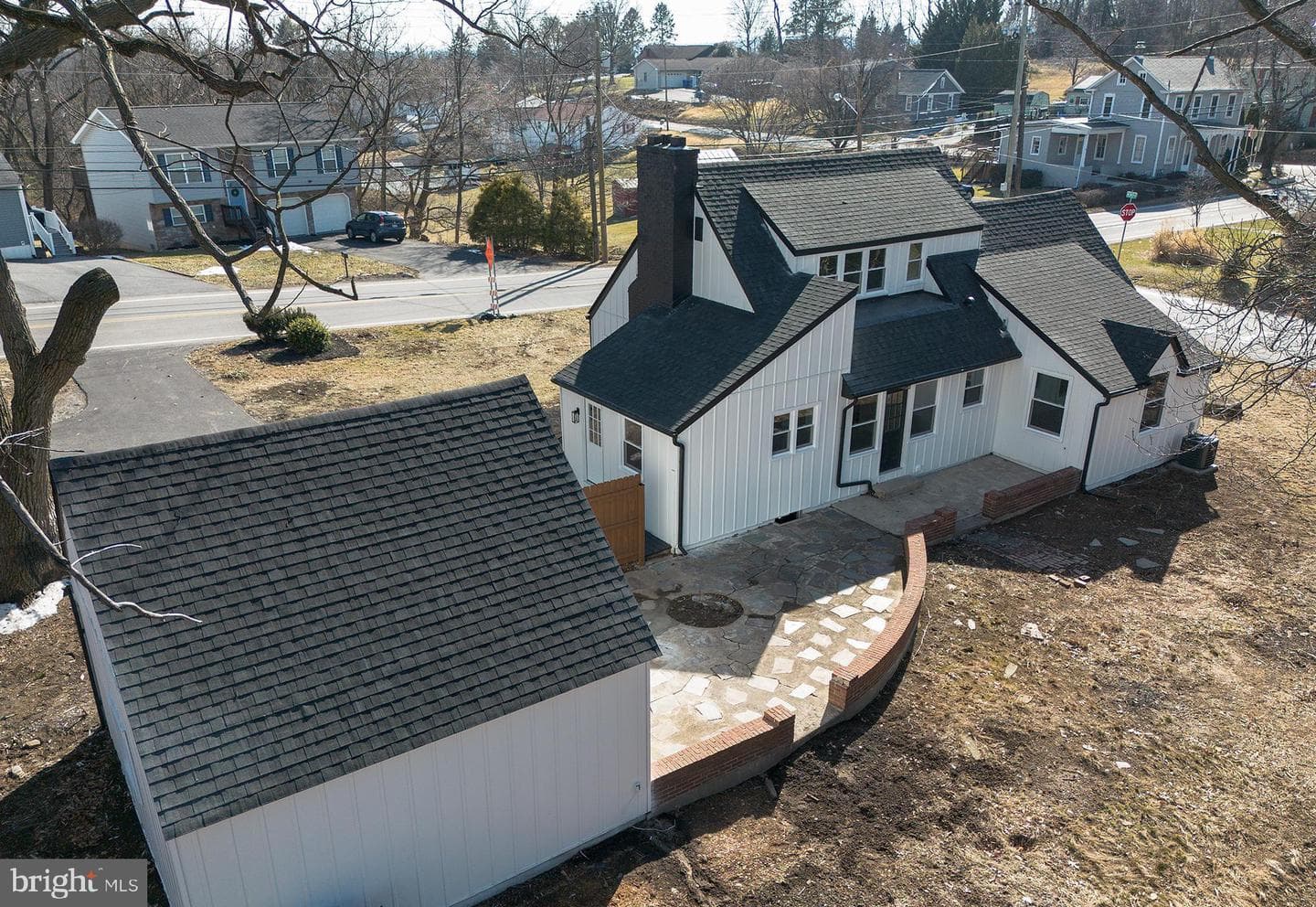 8050 Chambers Hill Road photo 2