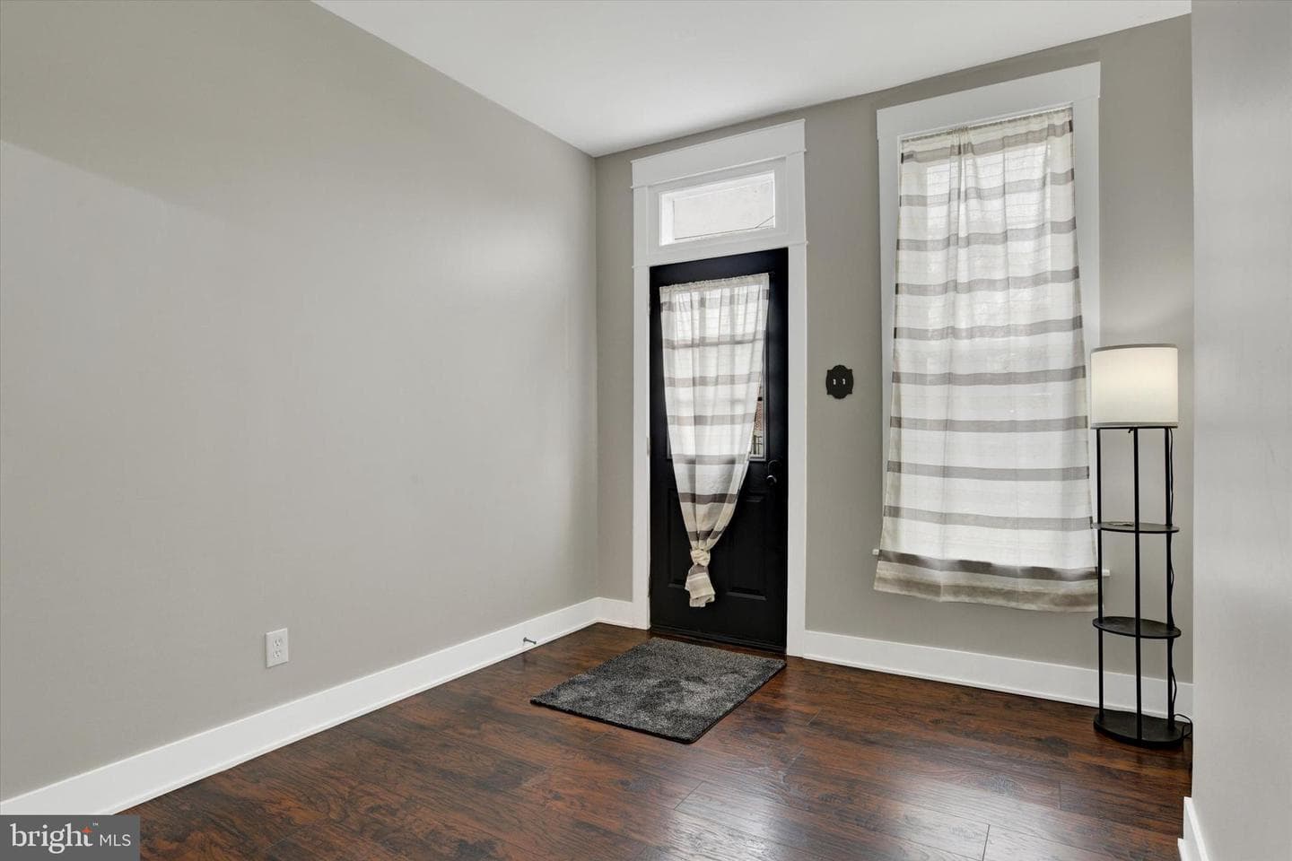 1425 William Street photo 9