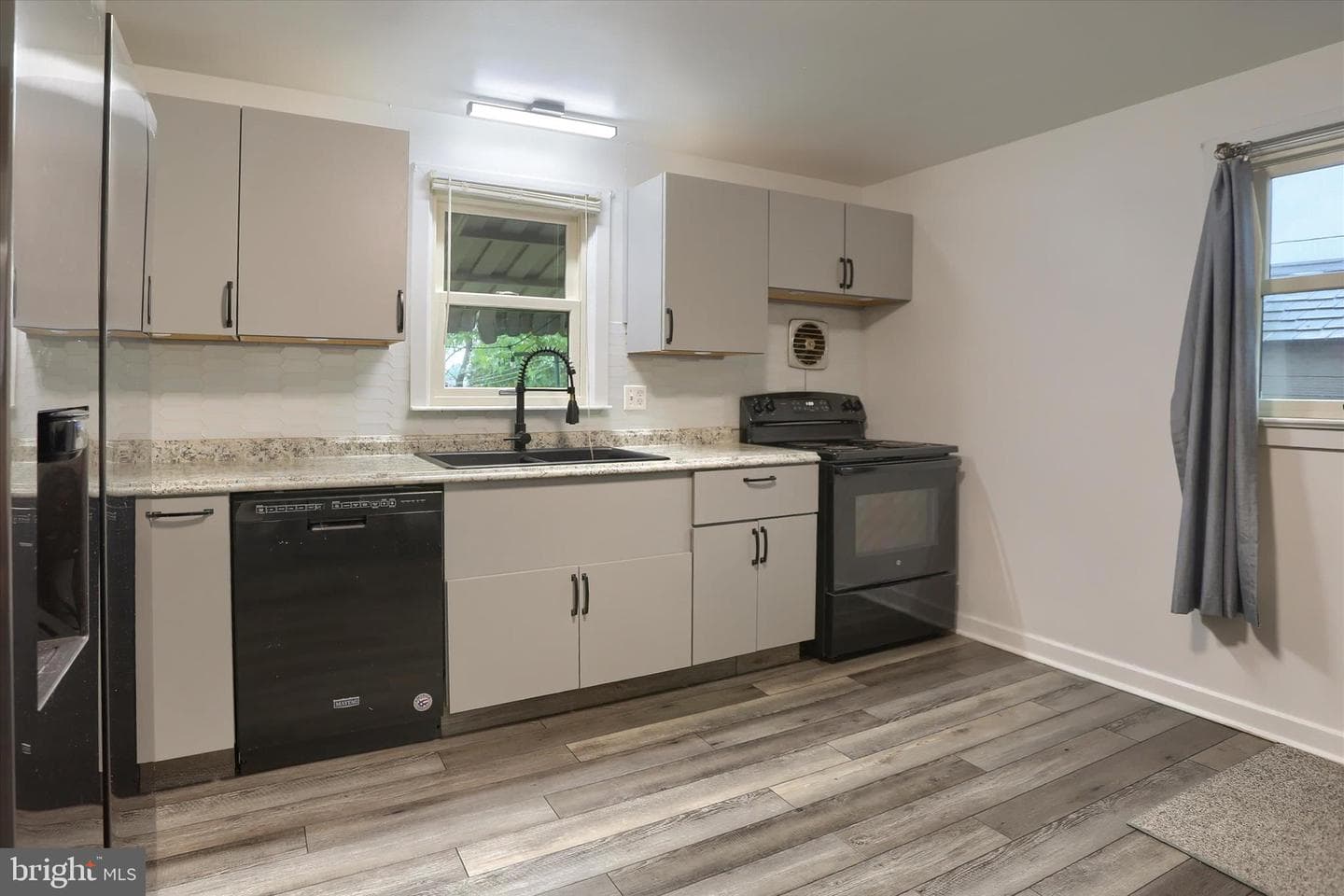 5007 Mauretania Avenue photo 8