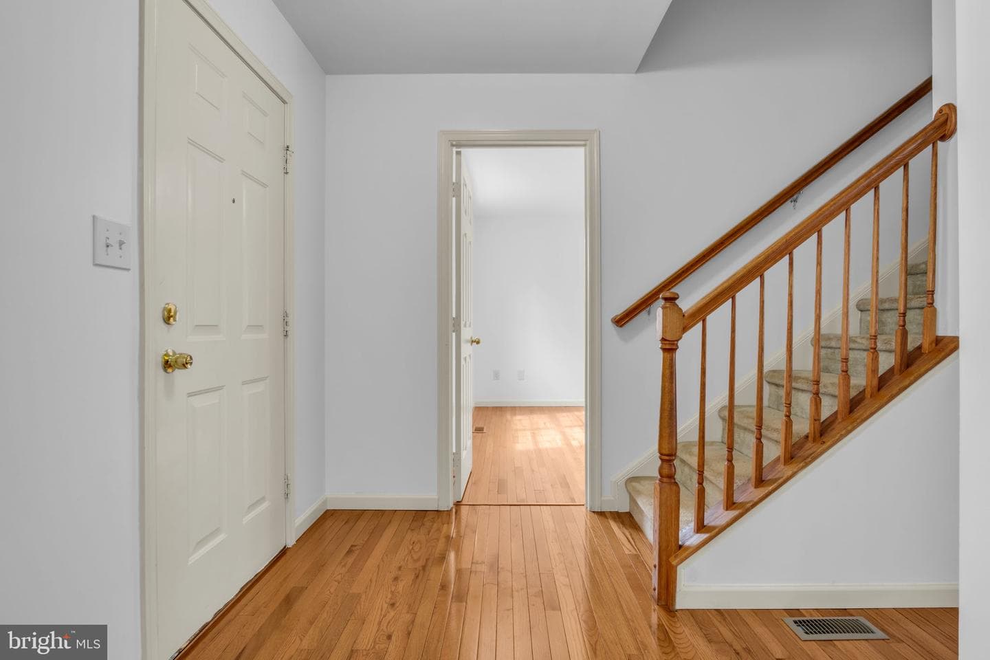 554 Yale Street photo 15
