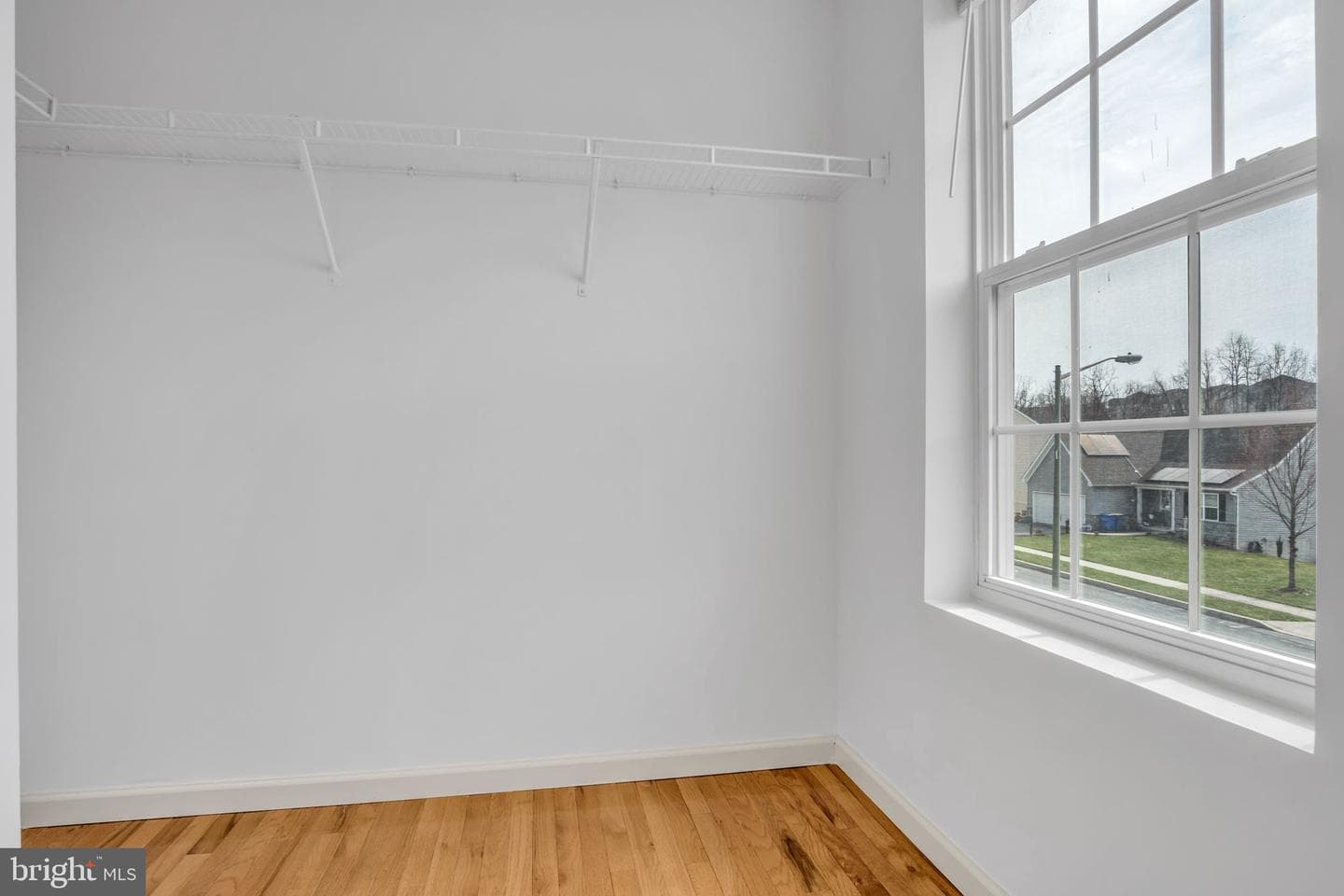 554 Yale Street photo 38