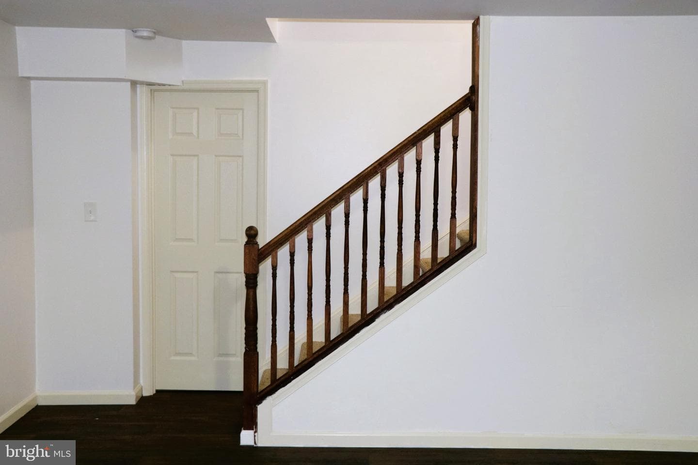 554 Yale Street photo 55