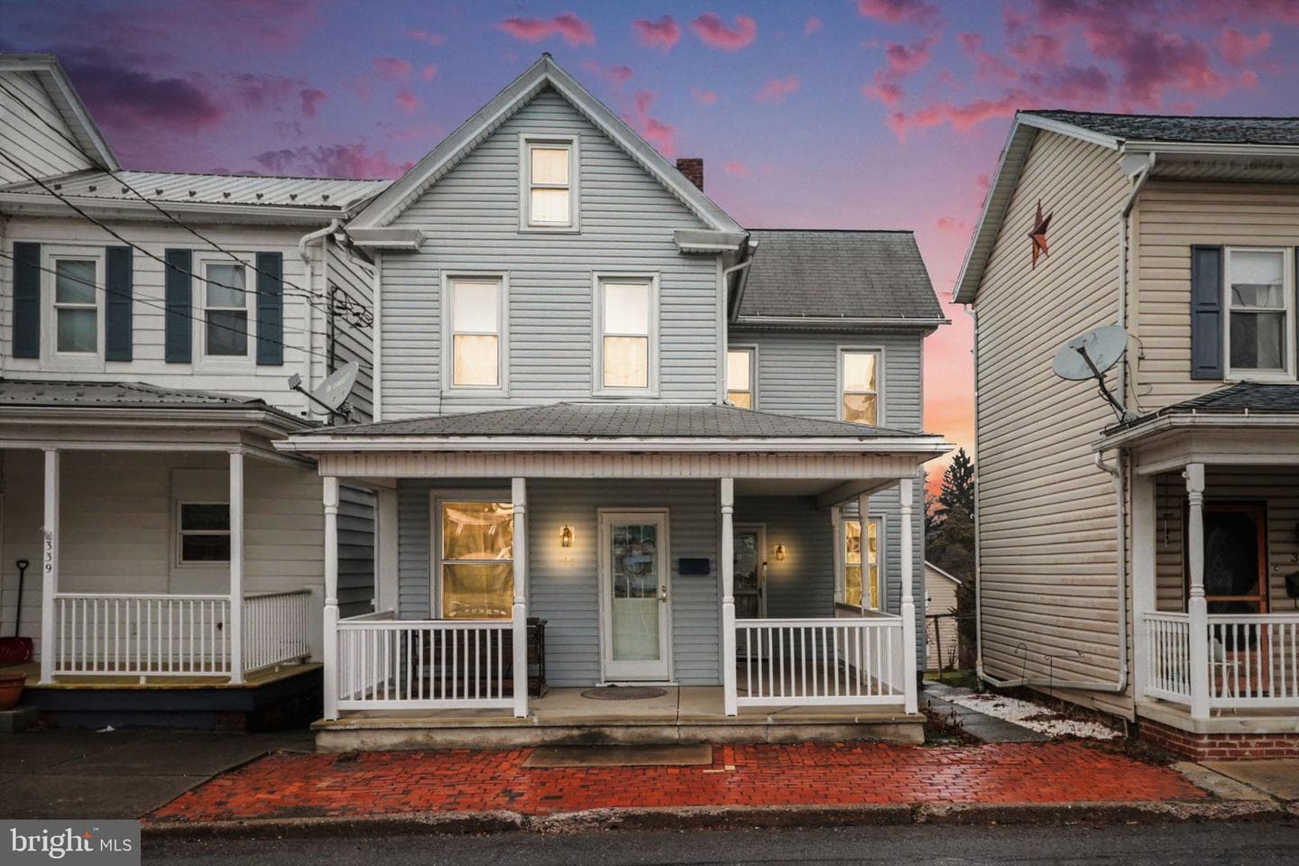 347 Moore Street photo 2