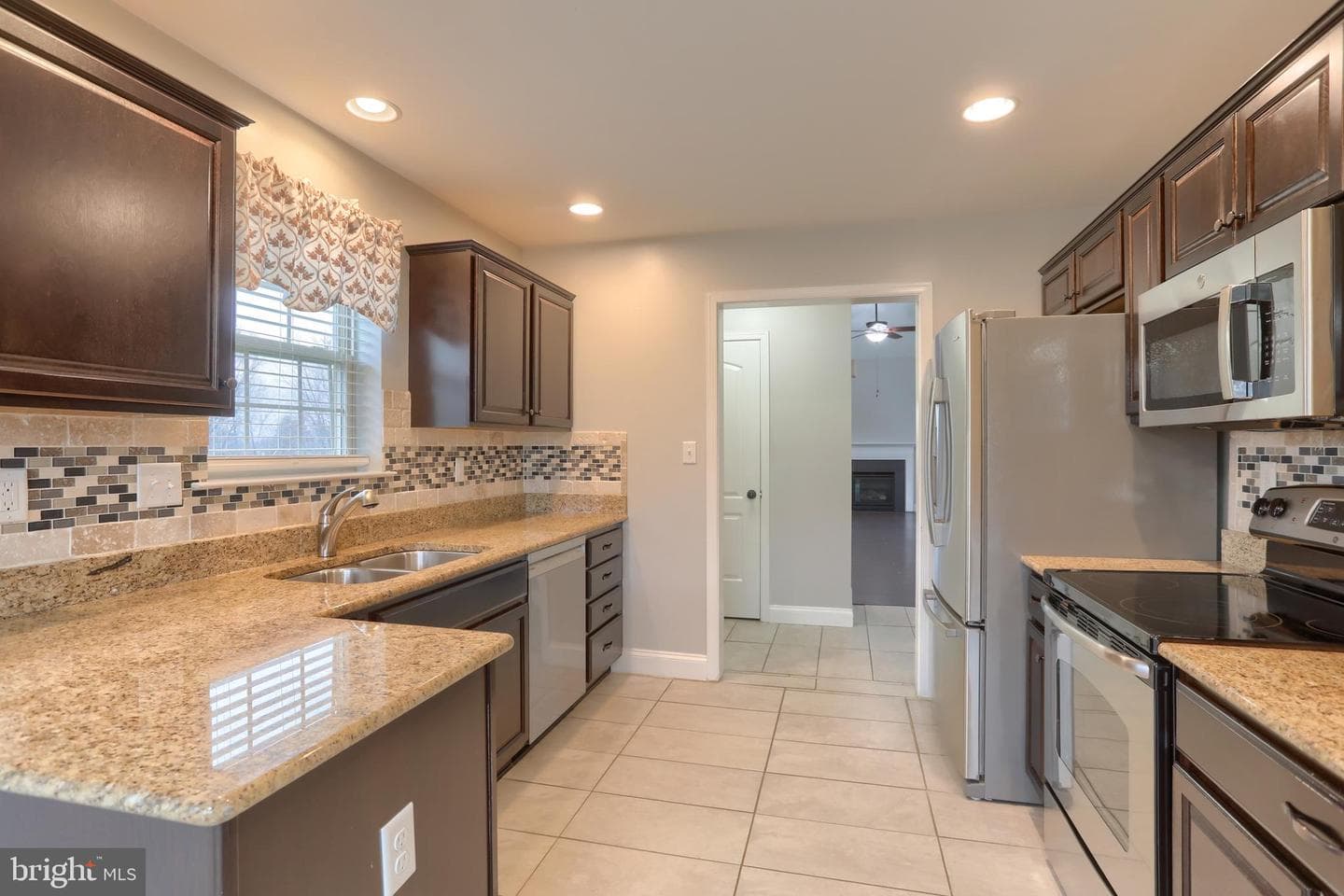 201 Tiverton Lane photo 12