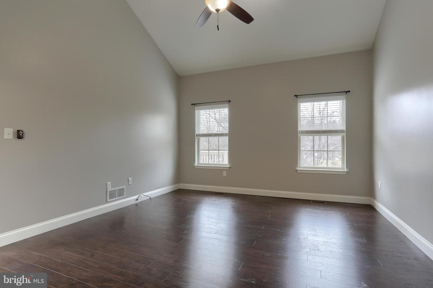 201 Tiverton Lane photo 33