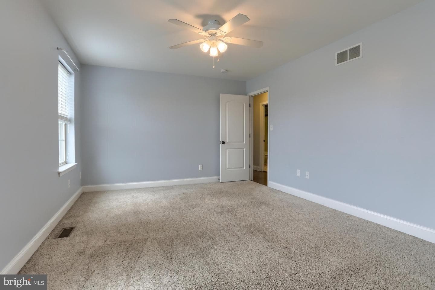 201 Tiverton Lane photo 36