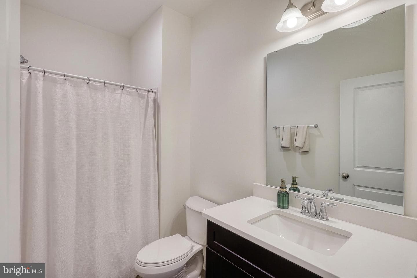 125 High Pointe Drive photo 31
