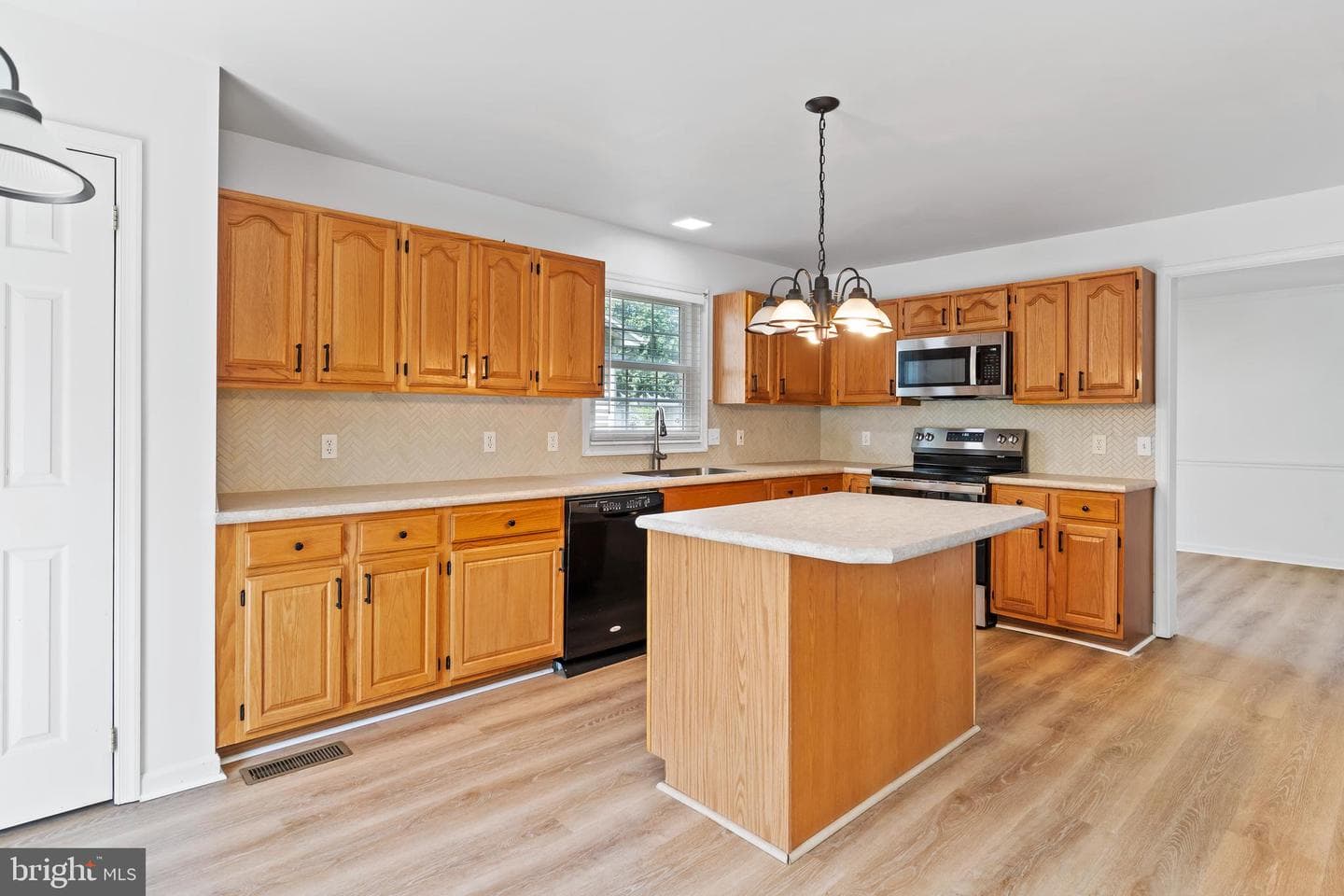 2015 Alexis Drive photo 9