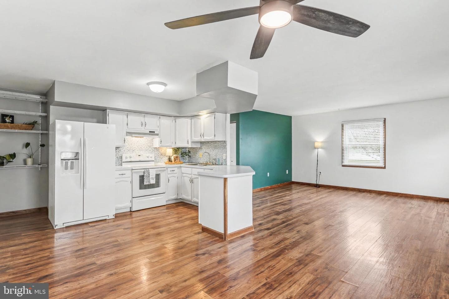 1801 Mountain View Road photo 3