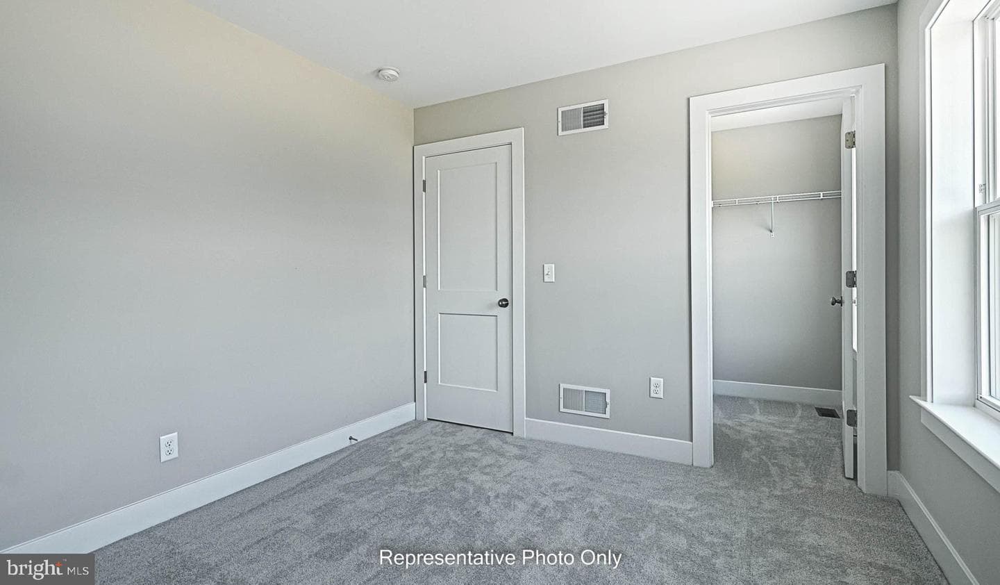 2420 Hawthorne Drive photo 25