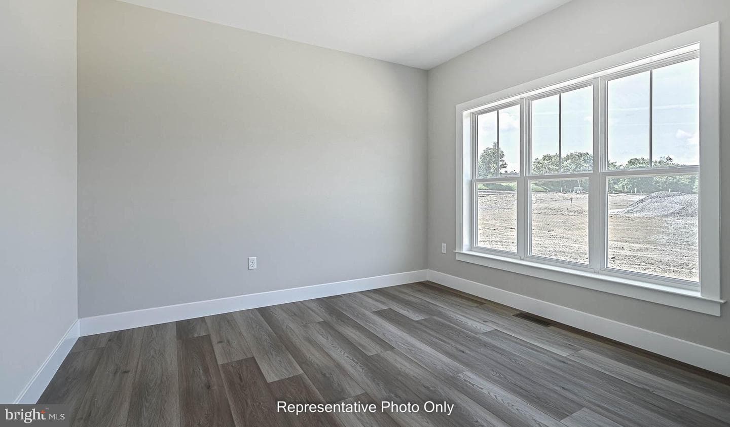 2420 Hawthorne Drive photo 4