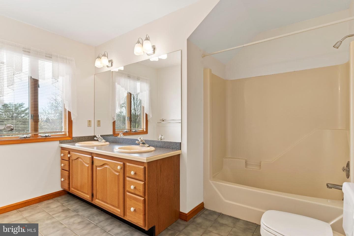 6365 N Huntsmen Dr. photo 30