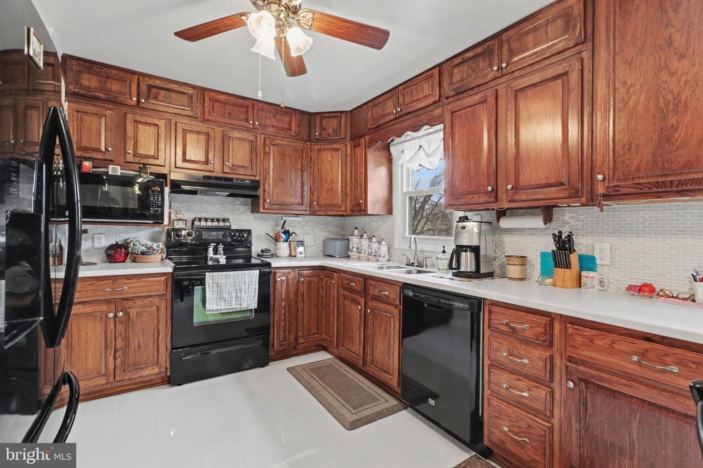 619 Charles Road photo 10
