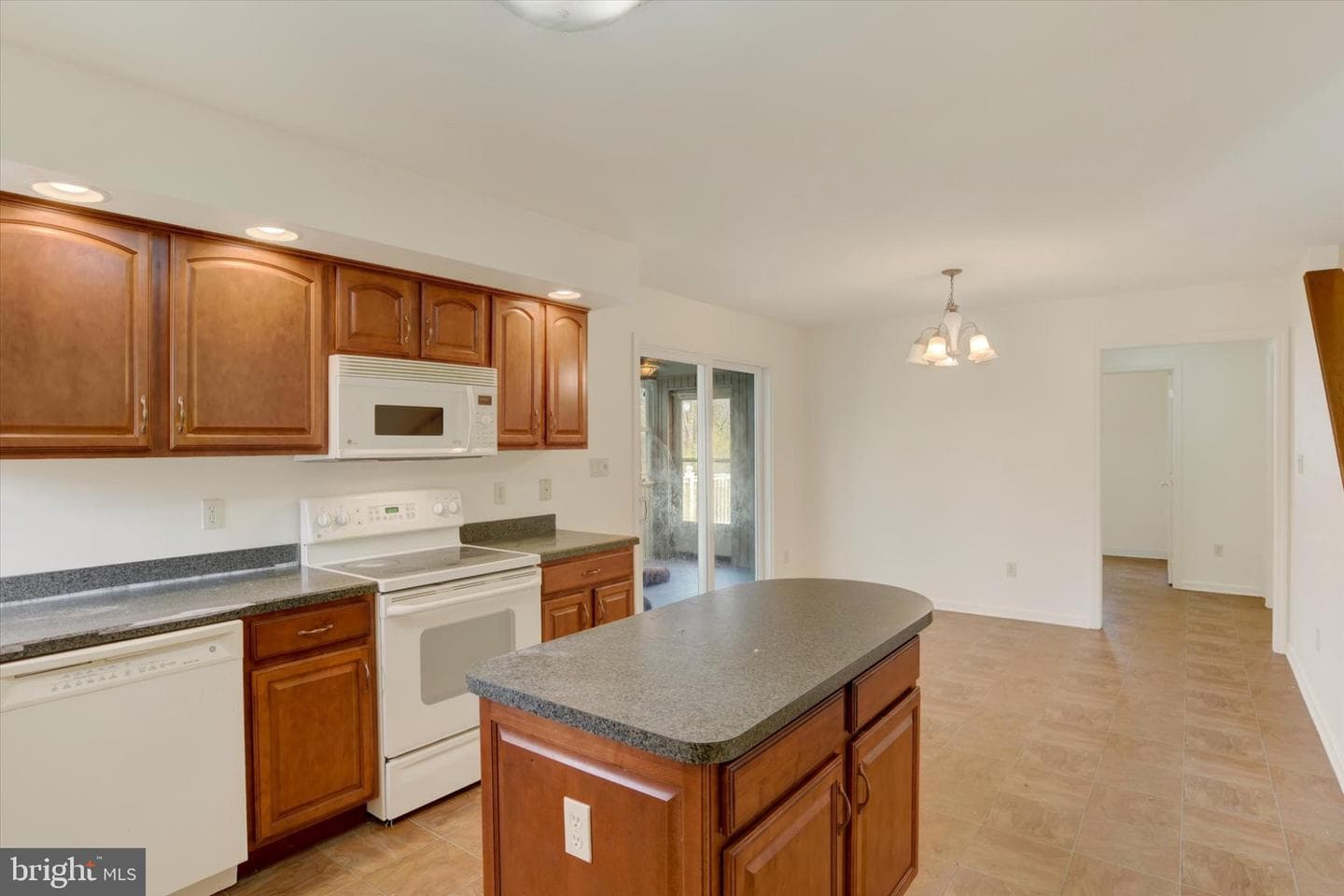 576 Kelker Street photo 5