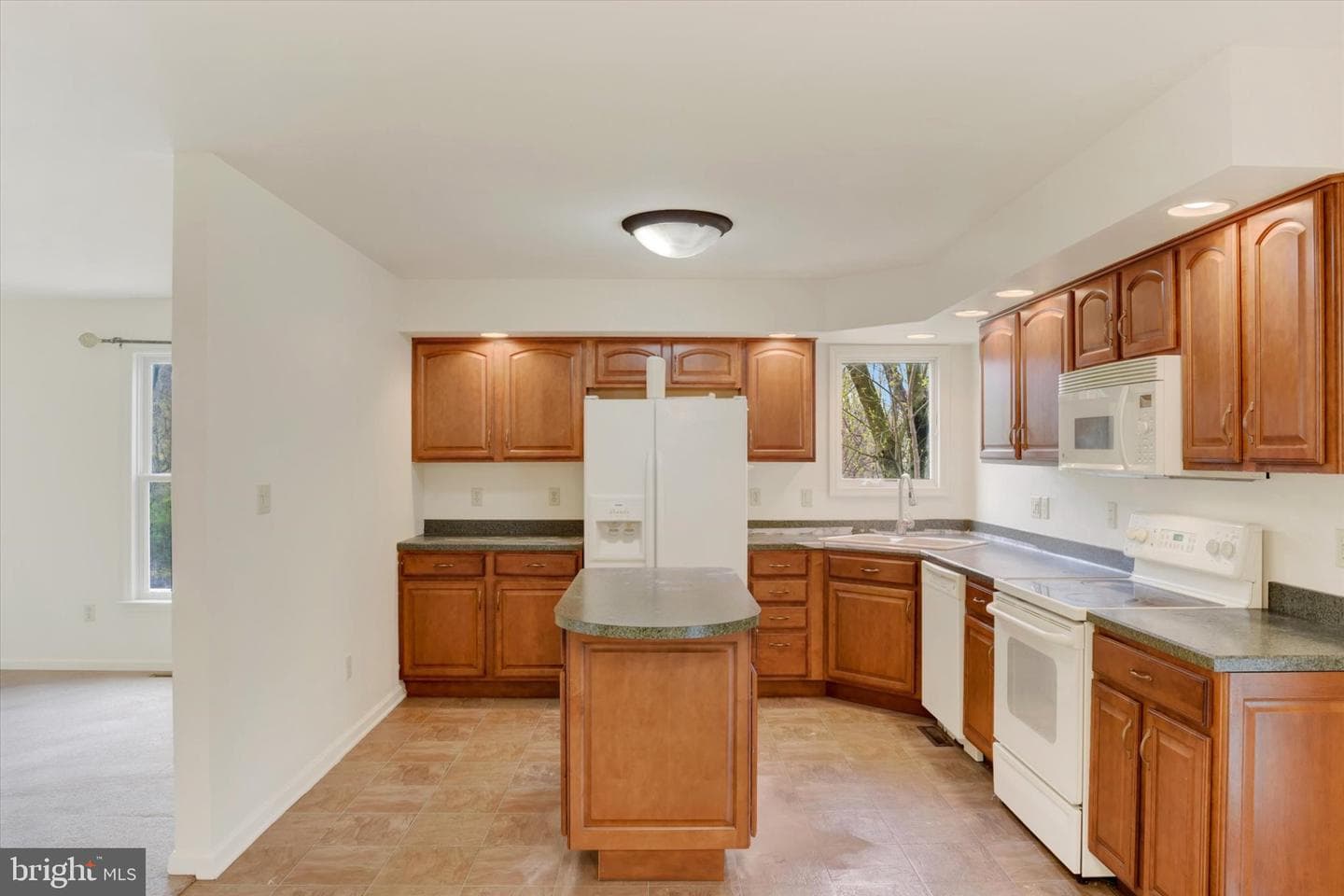 576 Kelker Street photo 7