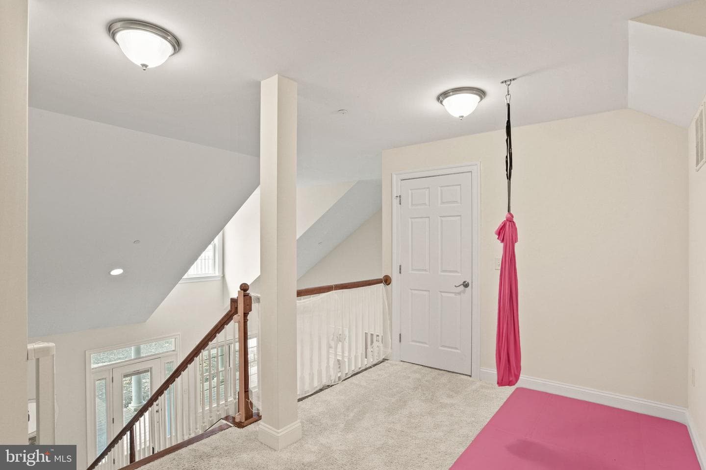 102 High Pointe Drive photo 26