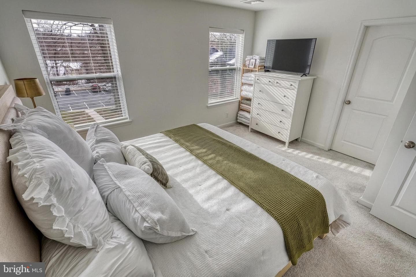 161 High Pointe Drive photo 30