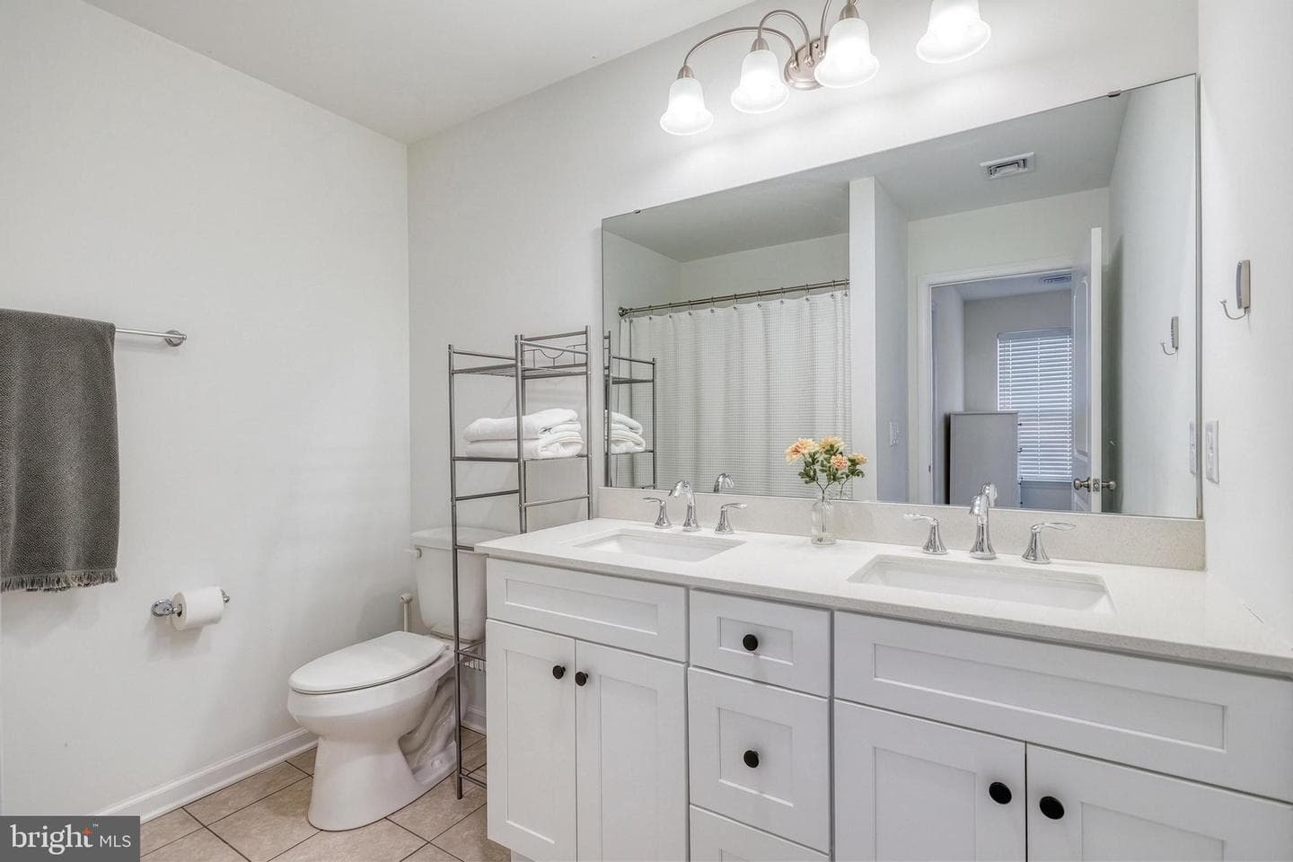161 High Pointe Drive photo 32