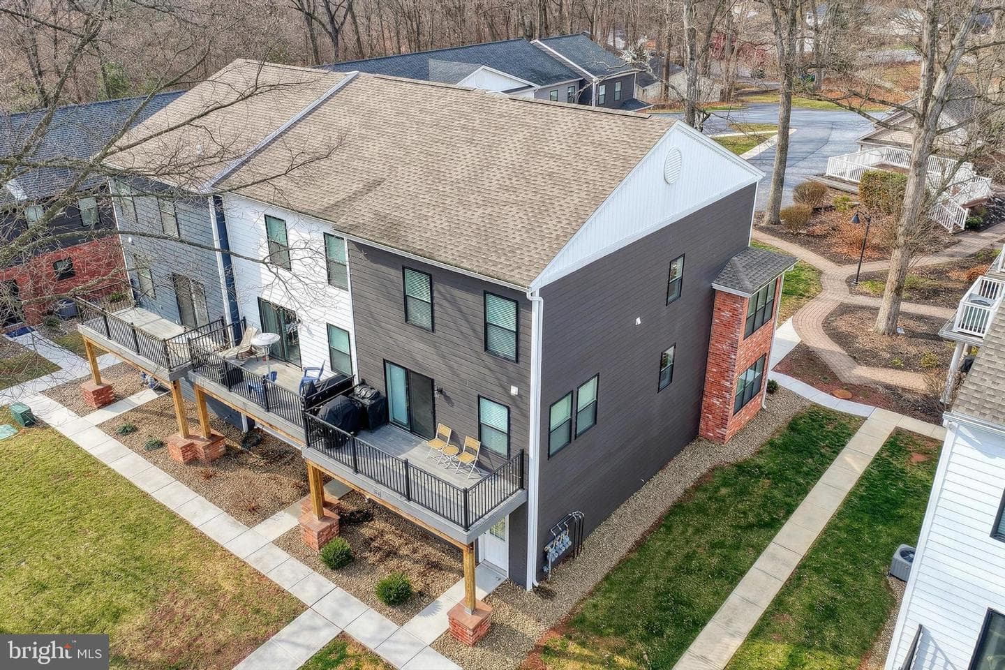161 High Pointe Drive photo 47