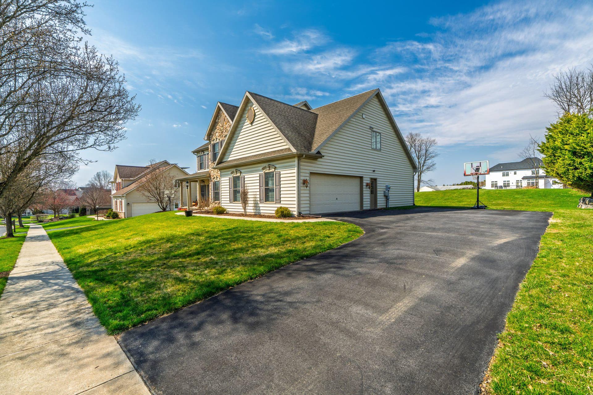 2279 Pullman Way photo 3