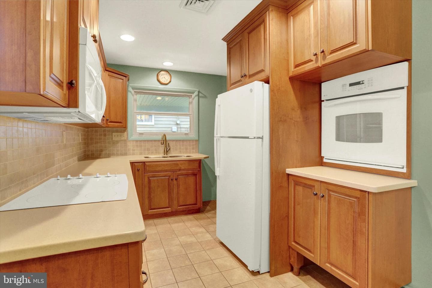 704 Charles Road photo 9