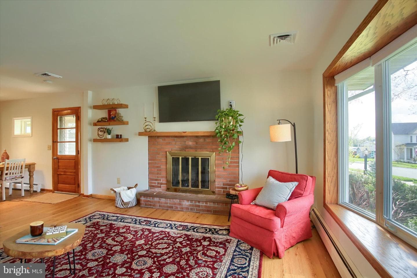 464 Cedar Avenue photo 3