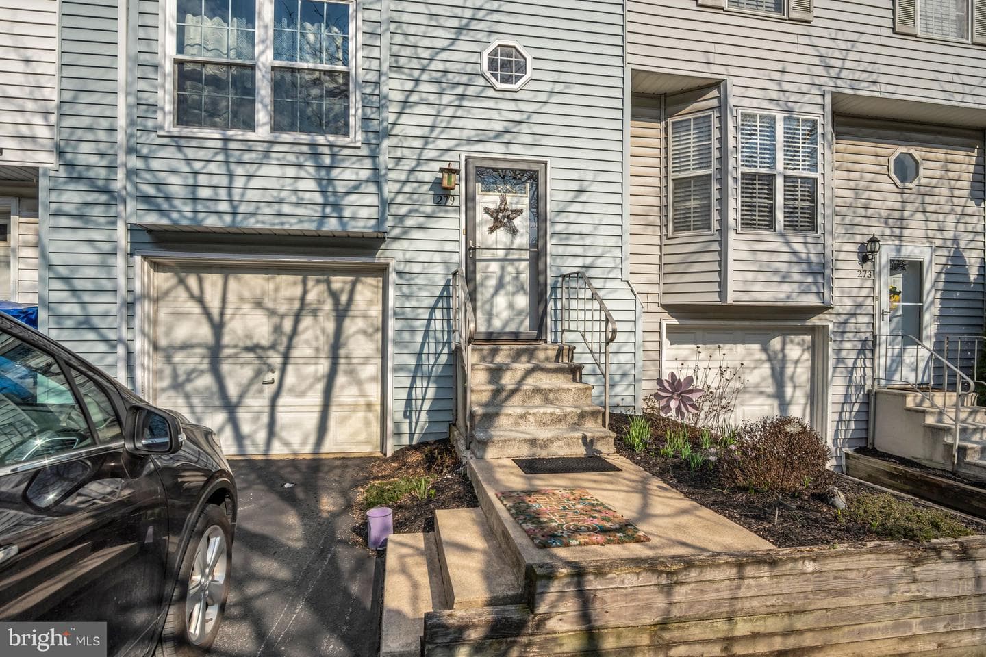 279 Lincoln Avenue photo 2