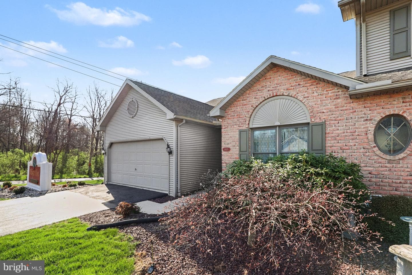 6401 Whisper Wood Lane photo 2
