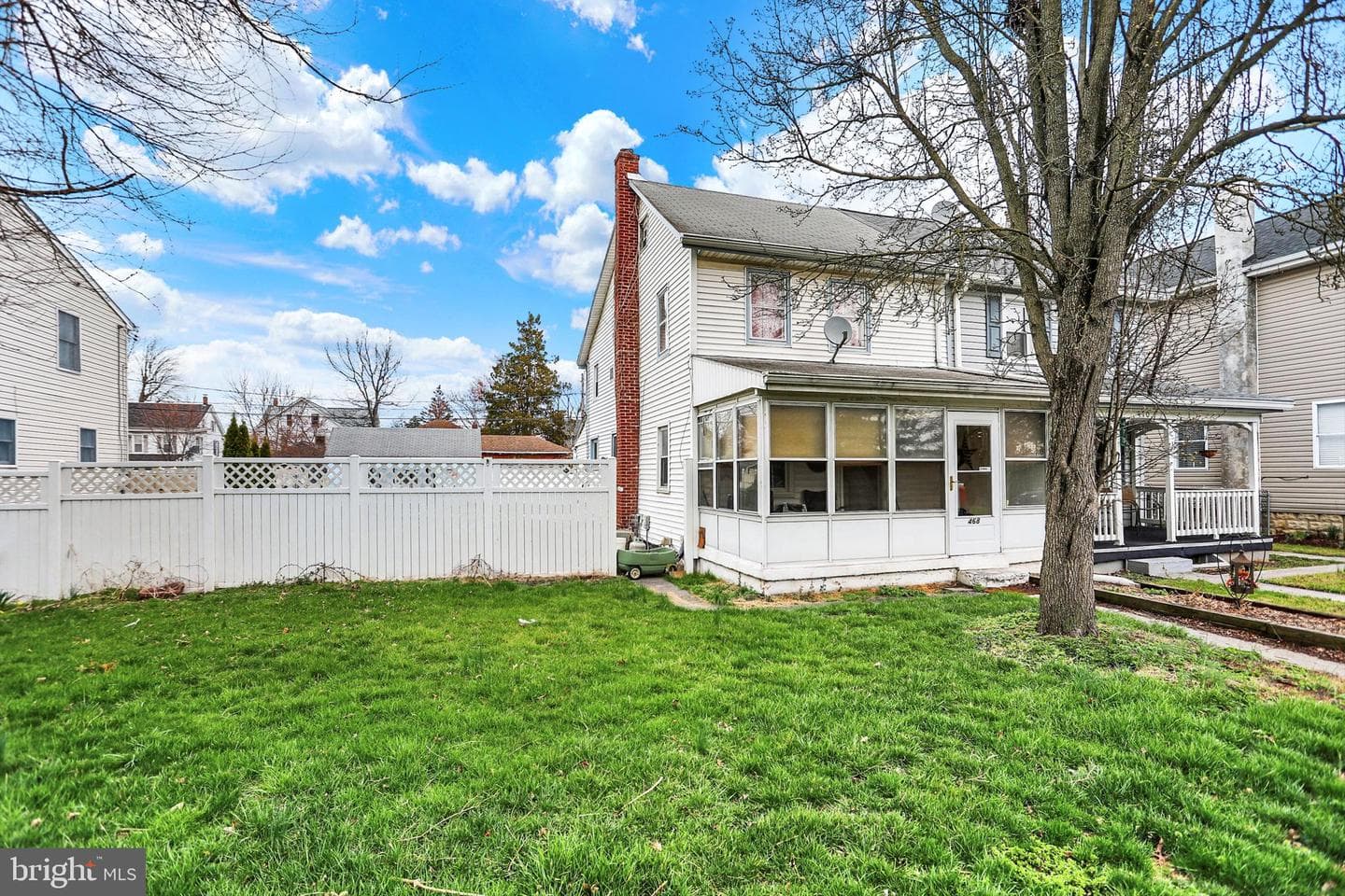 468 Elizabeth Street photo 3