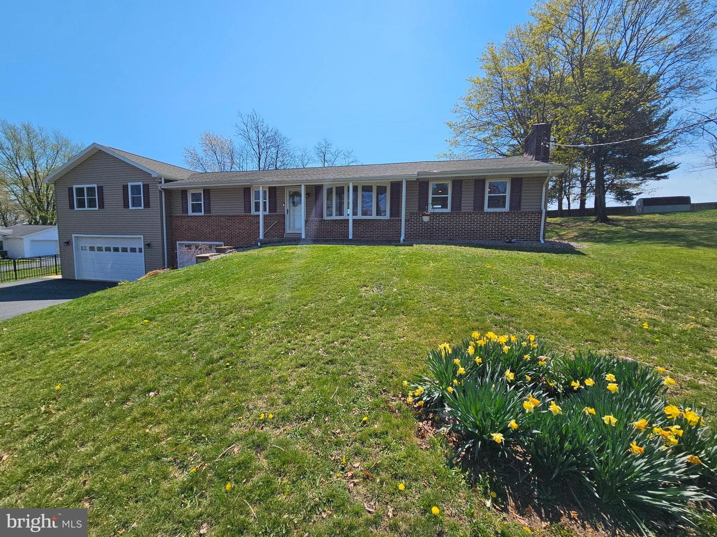 6021 Devonshire Heights Road photo 2