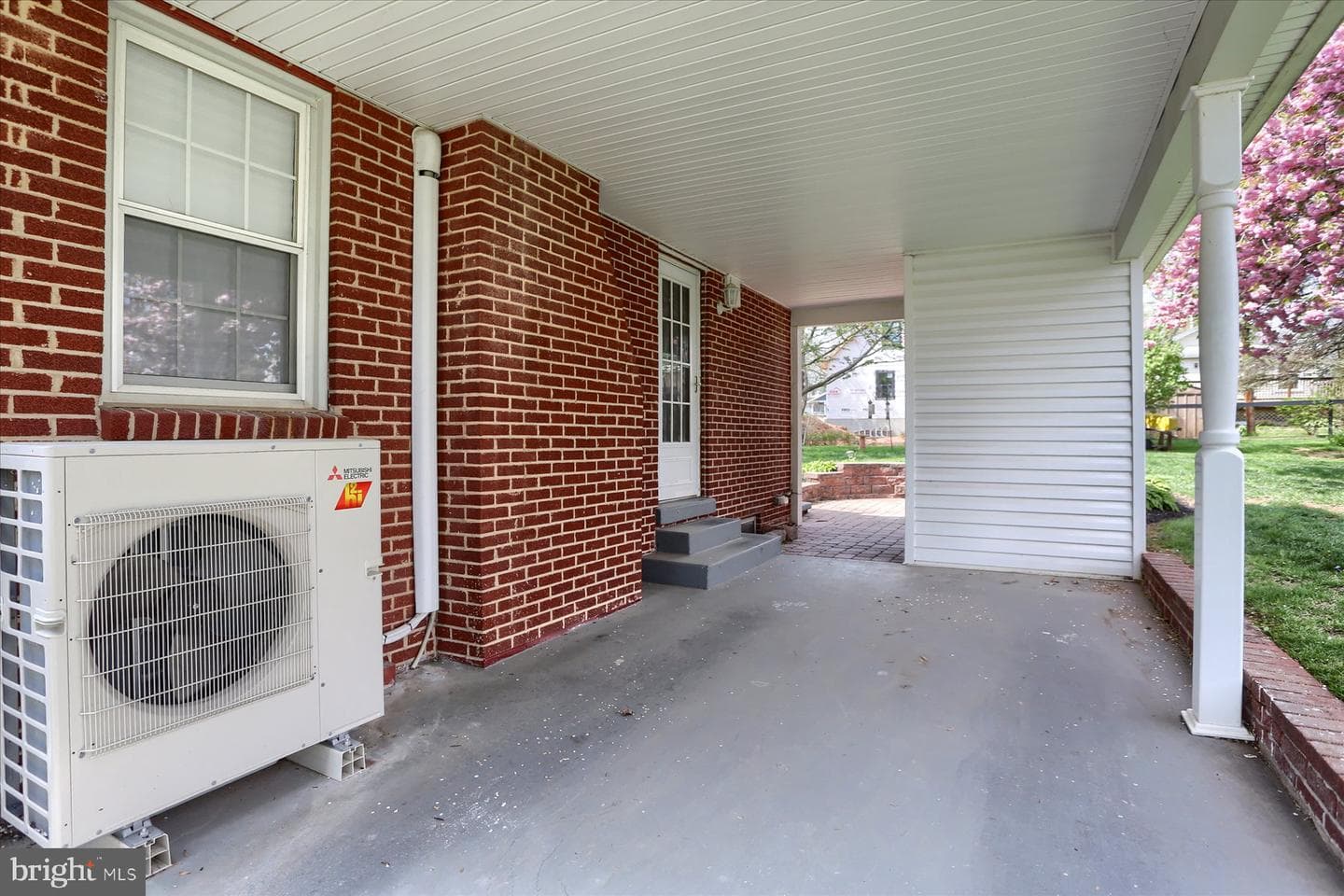 37 Wharton Avenue photo 8