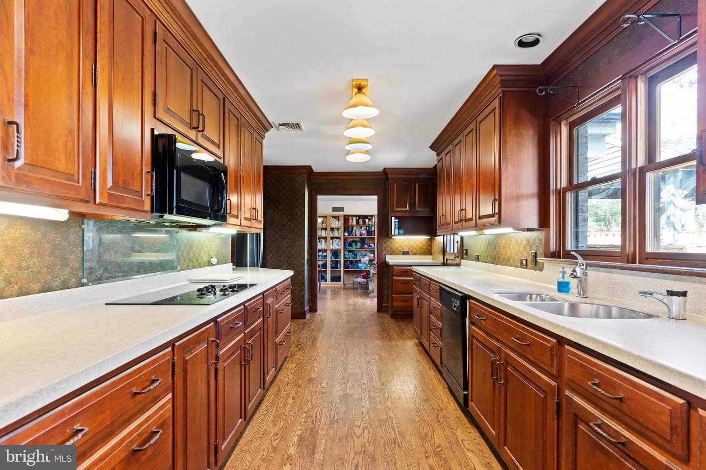 2301 Valley Road photo 10