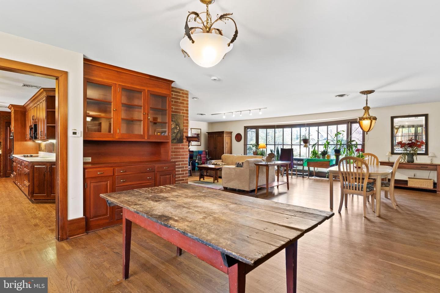 2301 Valley Road photo 18